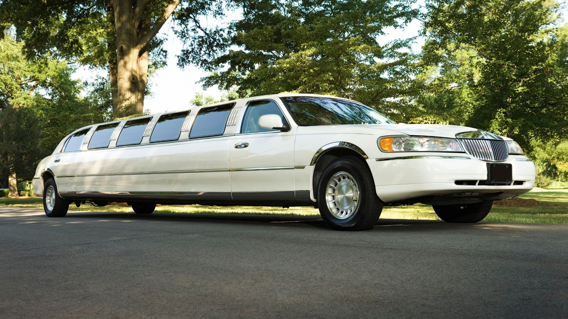 Fast &amp; Safe Limo Service Vancouver to Seattle Cross-Border