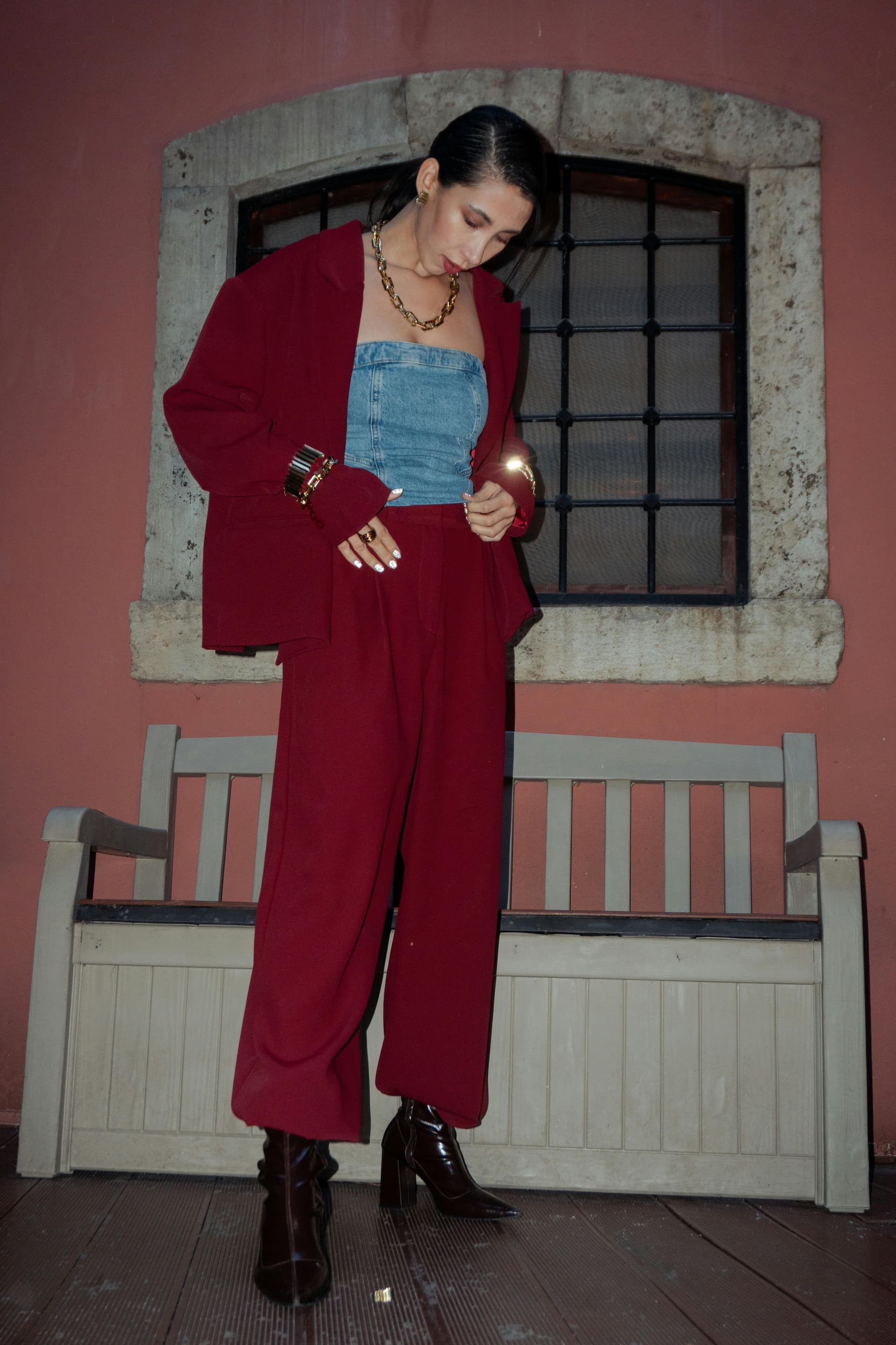 Styling Oversized Sweatpants with Minimalist Outfits