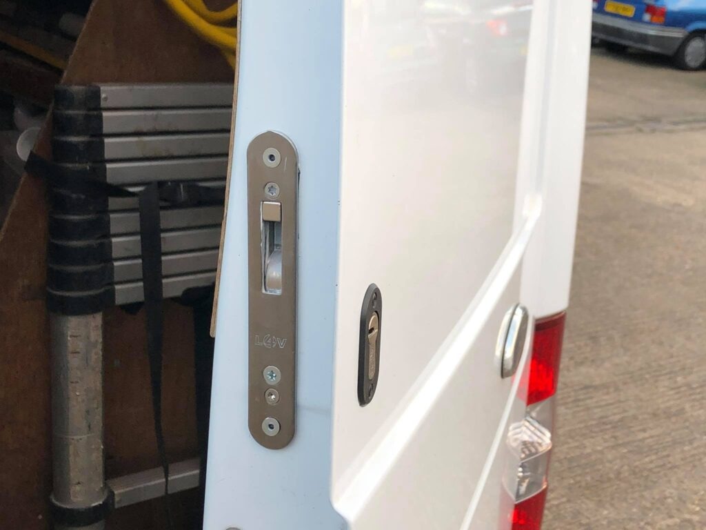 Installare chiusure di sicurezza per furgoni: tutti i vantaggi