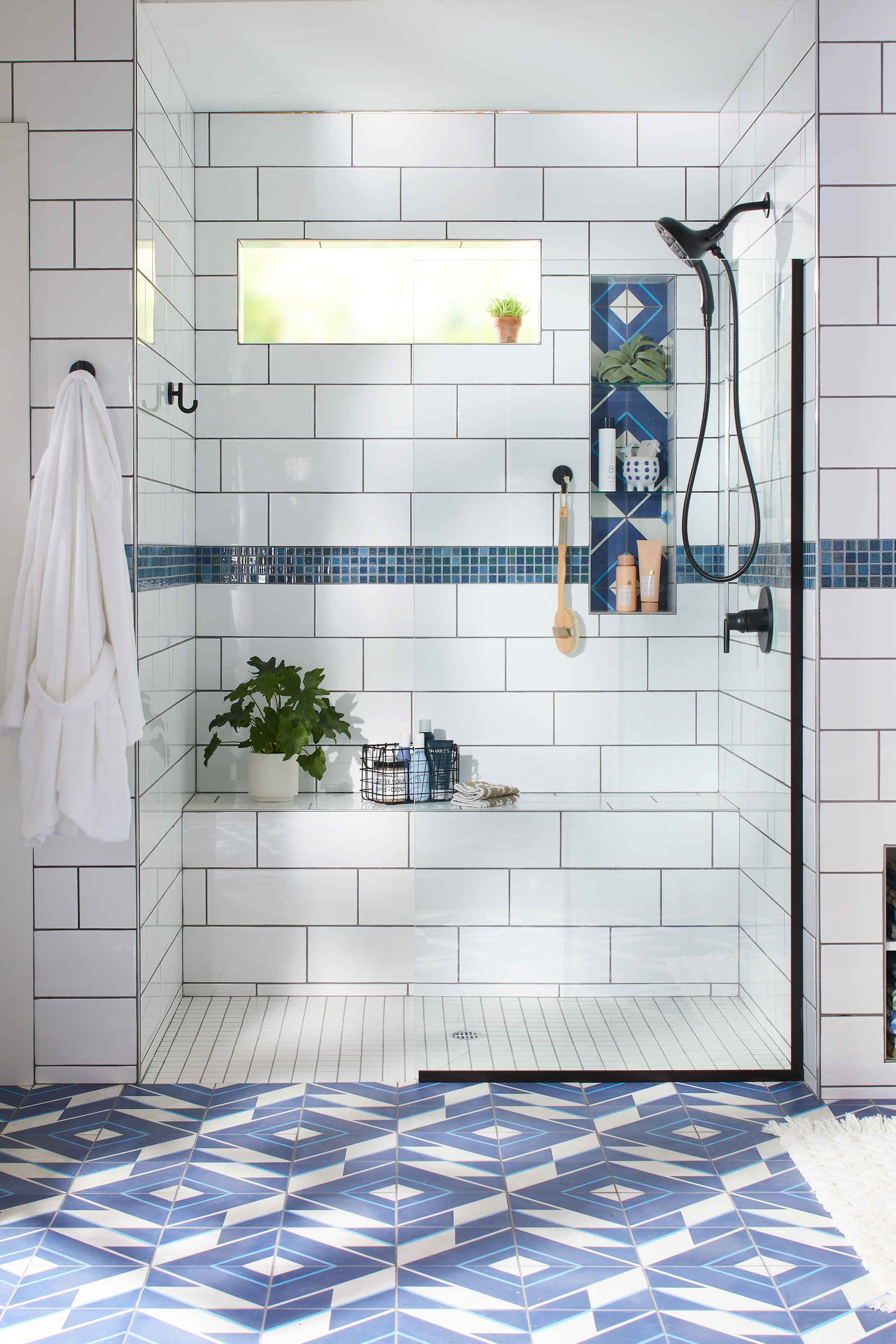 The Benefits of Installing a Black Frame Shower Screen