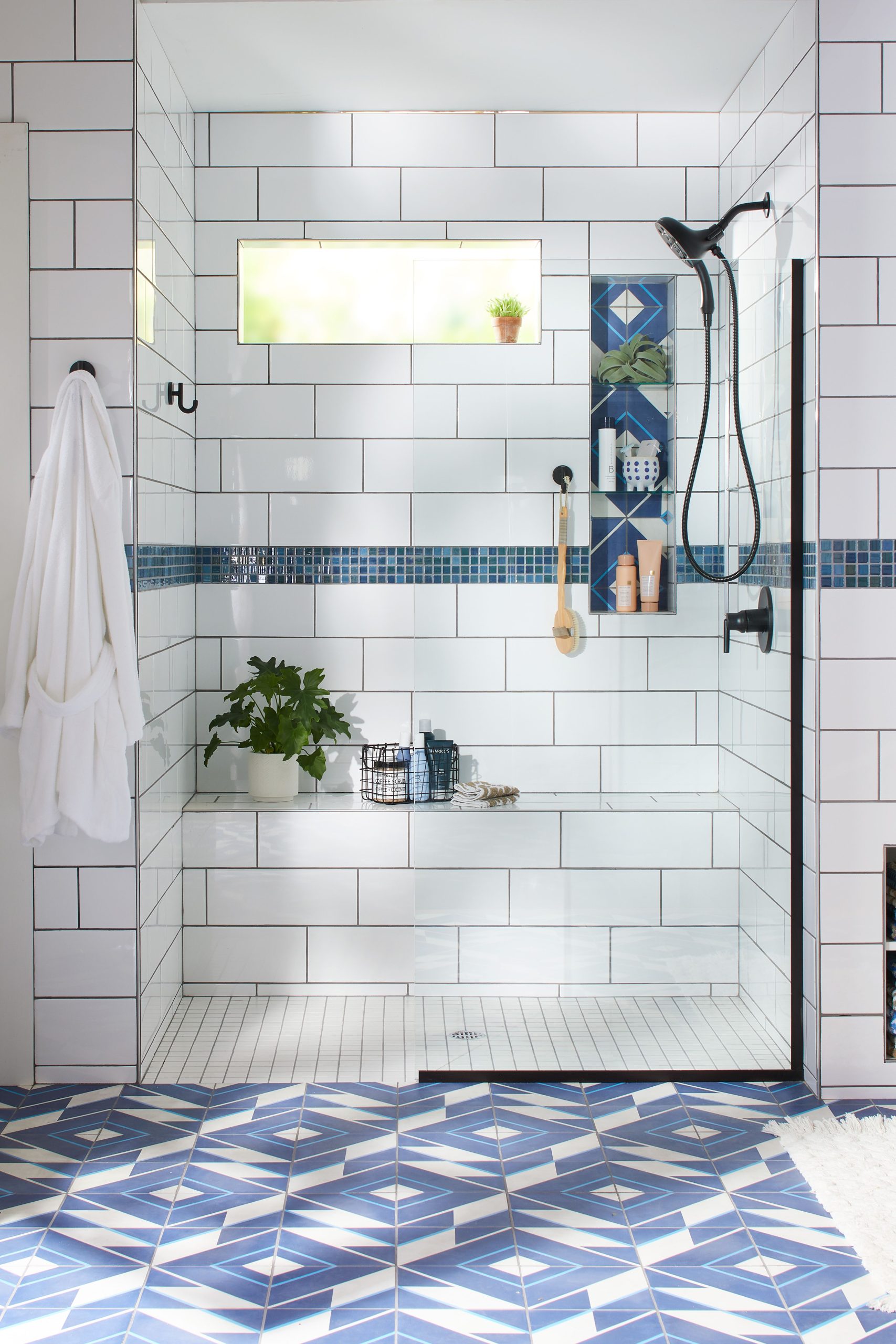 The Benefits of Installing a Black Frame Shower Screen